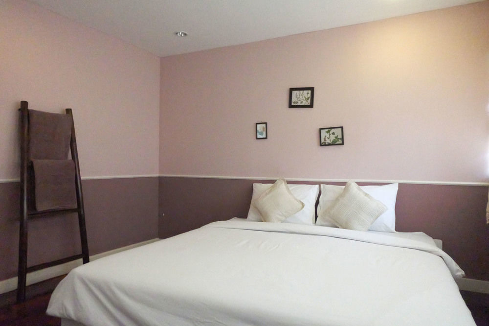 Udee Cozy Bed & Breakfast Chiang Mai Esterno foto