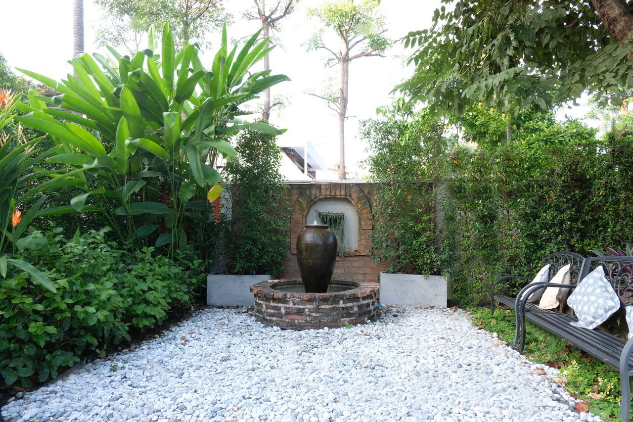 Udee Cozy Bed & Breakfast Chiang Mai Esterno foto