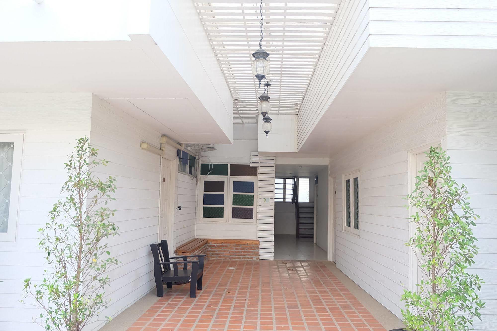 Udee Cozy Bed & Breakfast Chiang Mai Esterno foto