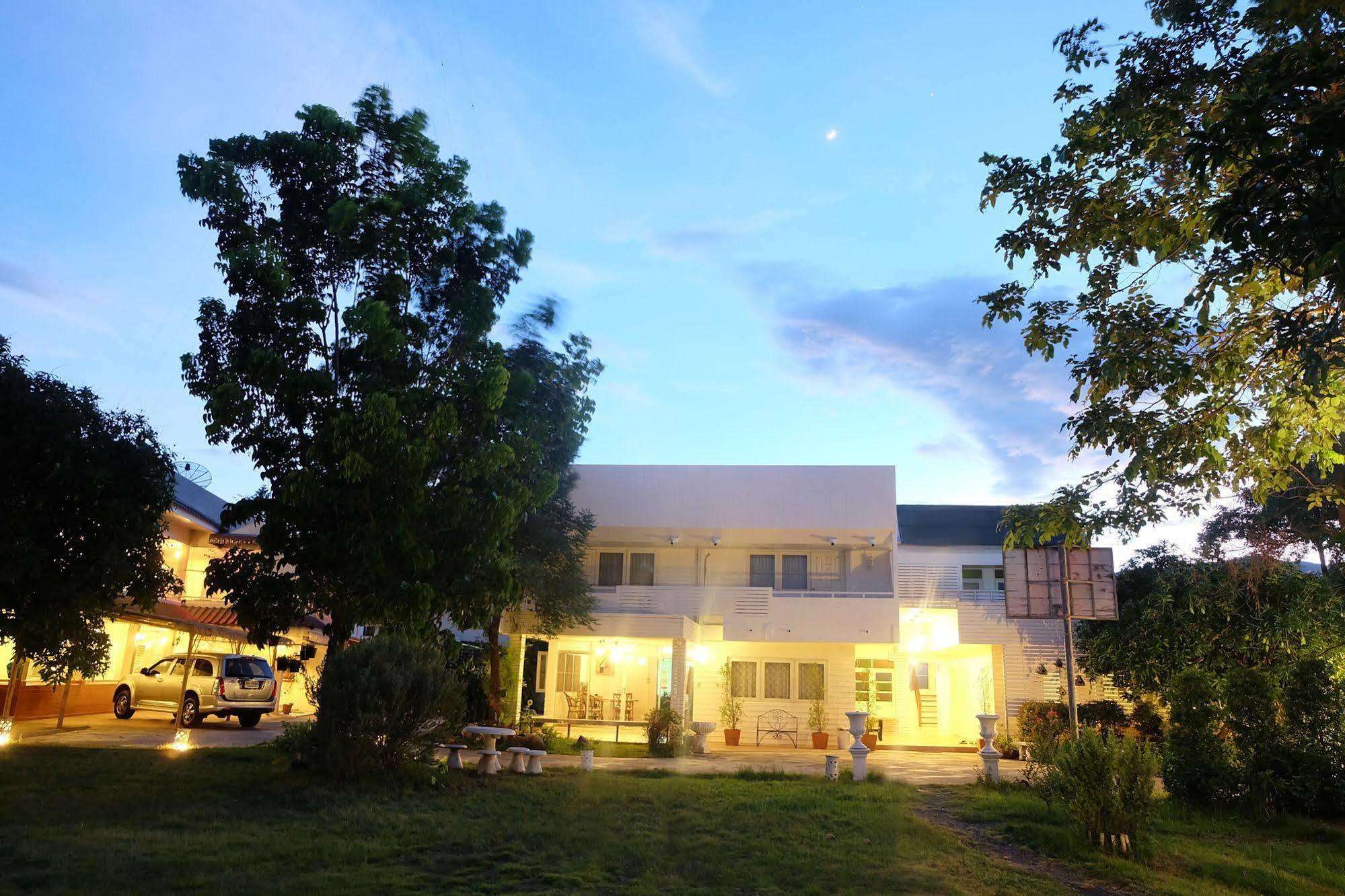 Udee Cozy Bed & Breakfast Chiang Mai Esterno foto