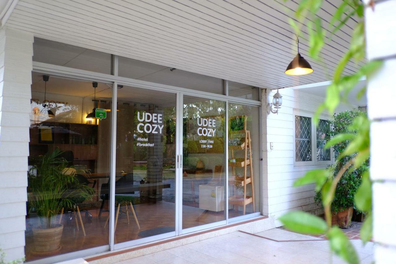 Udee Cozy Bed & Breakfast Chiang Mai Esterno foto