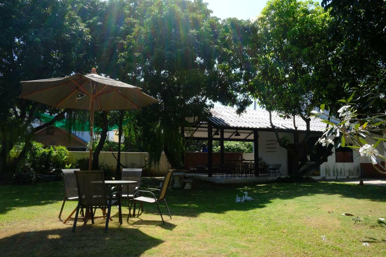 Udee Cozy Bed & Breakfast Chiang Mai Esterno foto