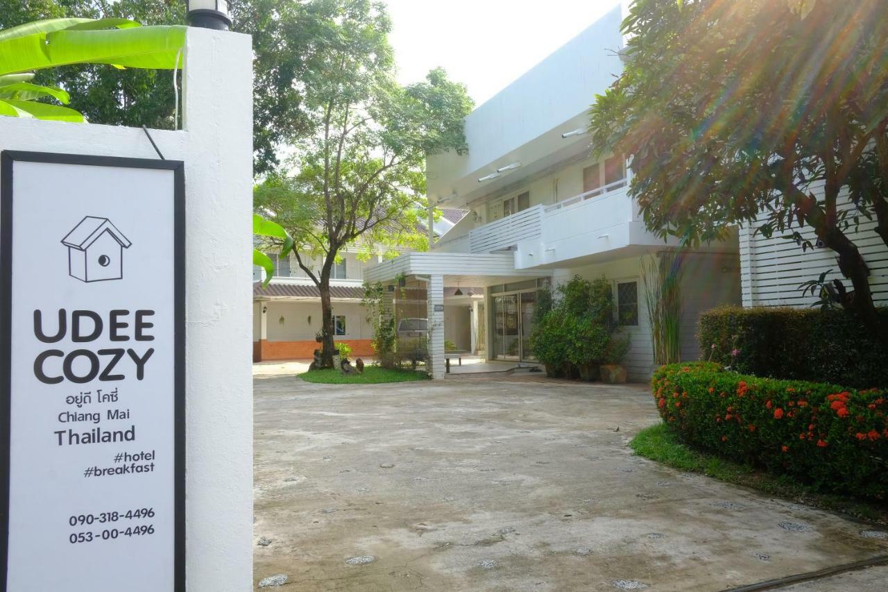 Udee Cozy Bed & Breakfast Chiang Mai Esterno foto