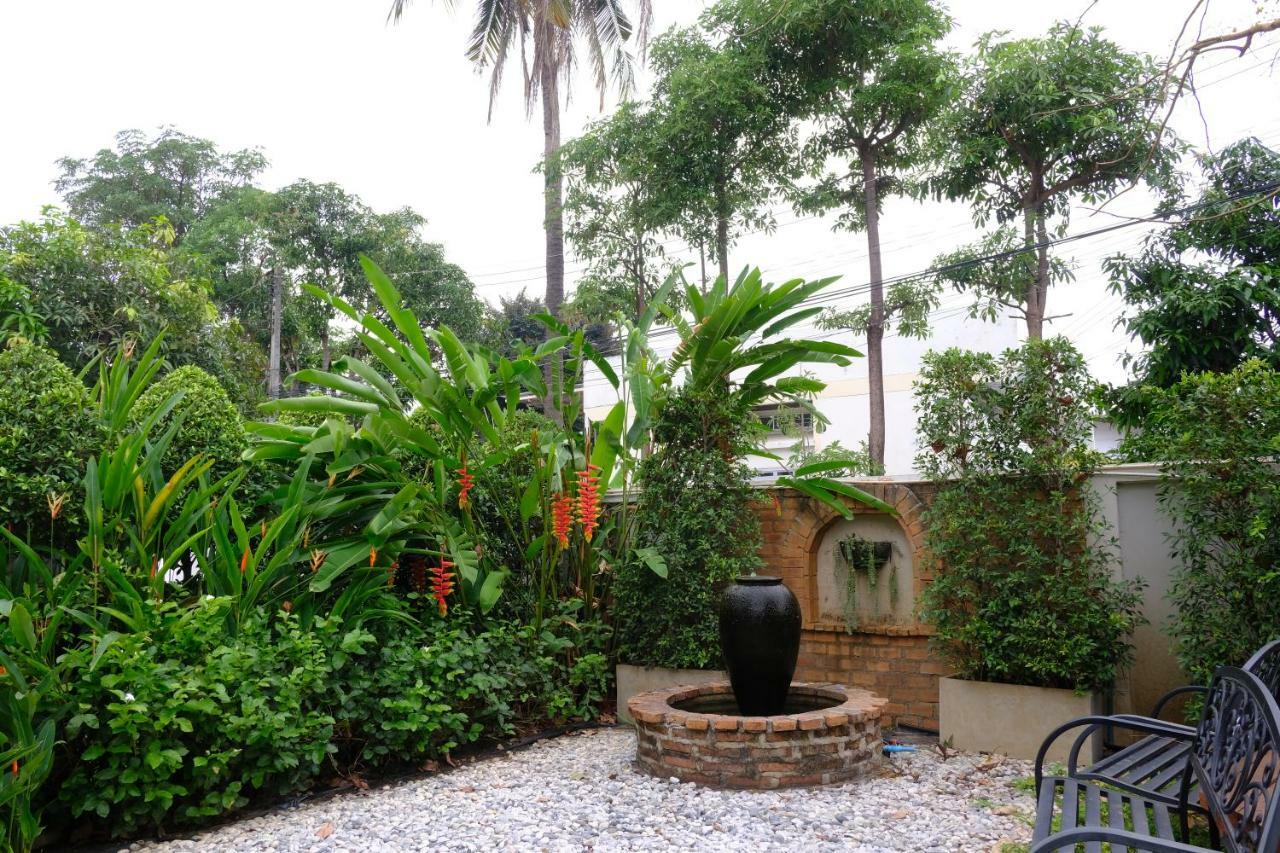 Udee Cozy Bed & Breakfast Chiang Mai Esterno foto